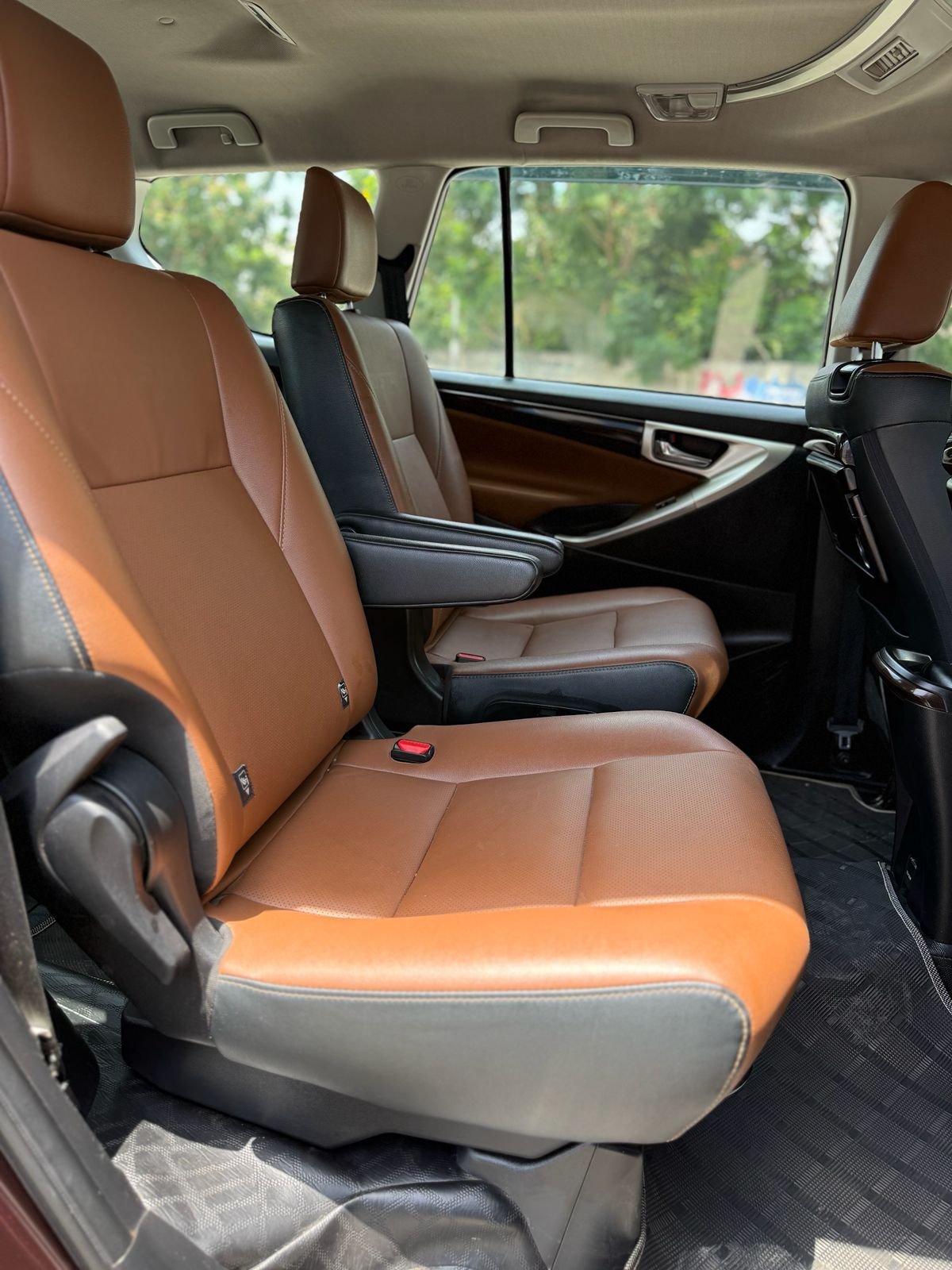 Innova Crysta Auto 2.4 Z